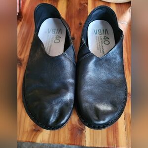 VIBAe Black Leather Shoes Size 40 Zuma